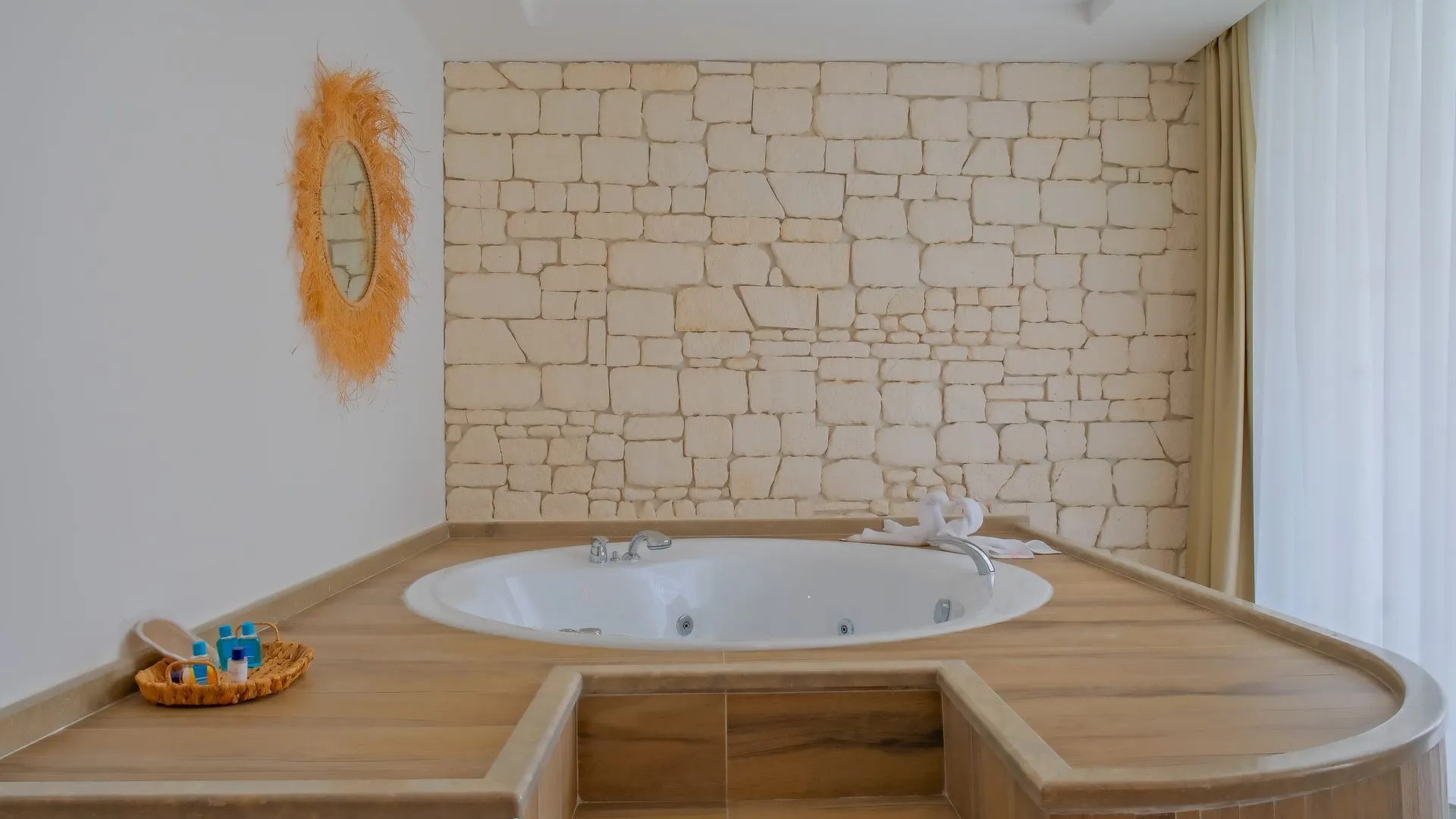 Qum Village Jakuzili Oda