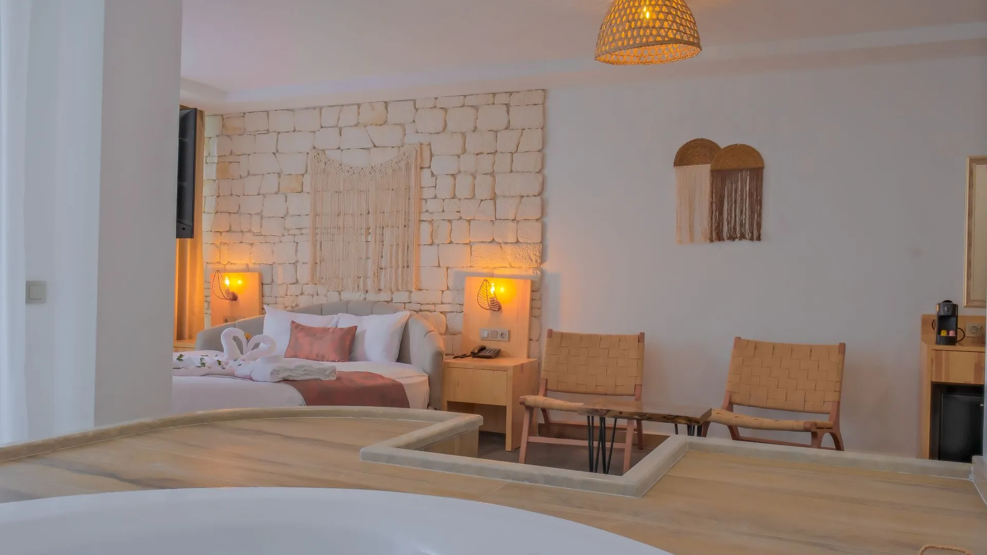 Qum Village Jakuzili Oda