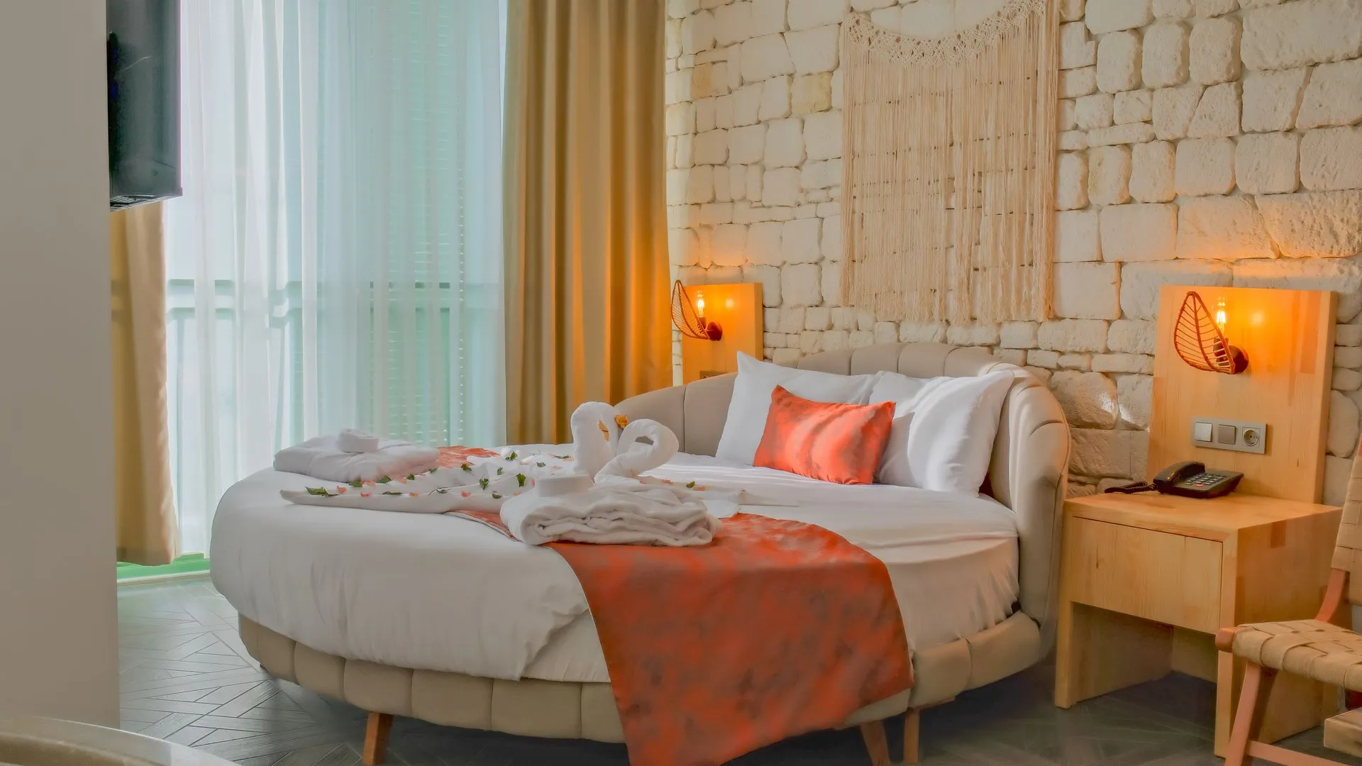 Qum Village Jakuzili Oda