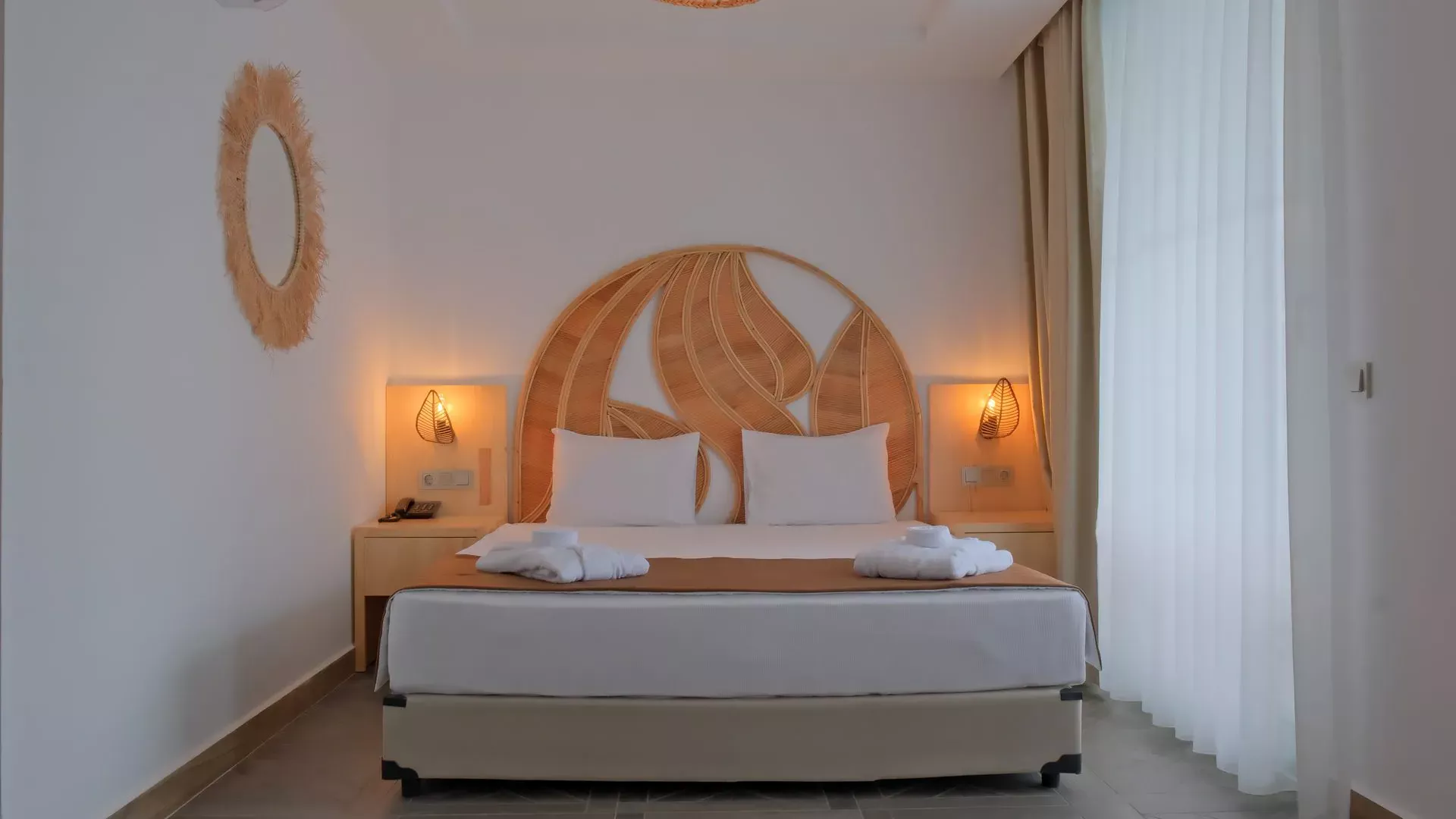 Qum Village Swim Up Zimmer