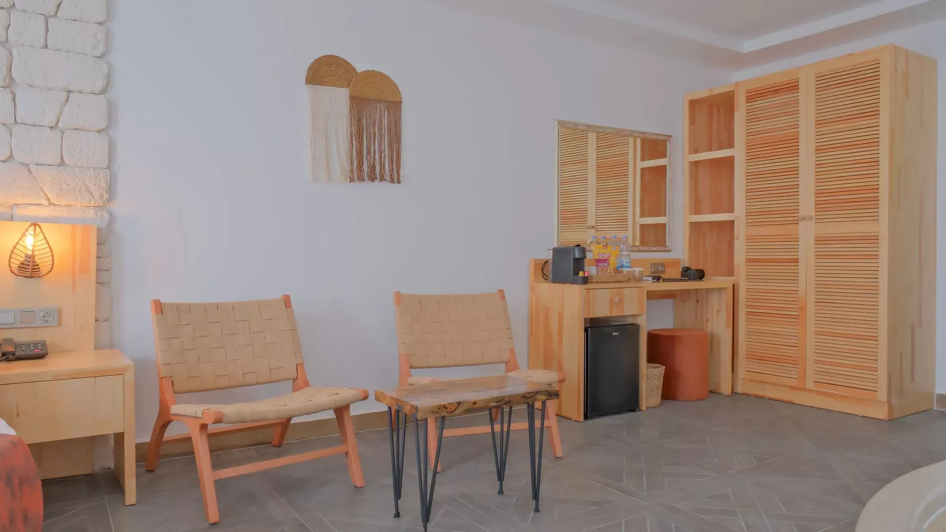 Qum Village Jacuzzi Zimmer