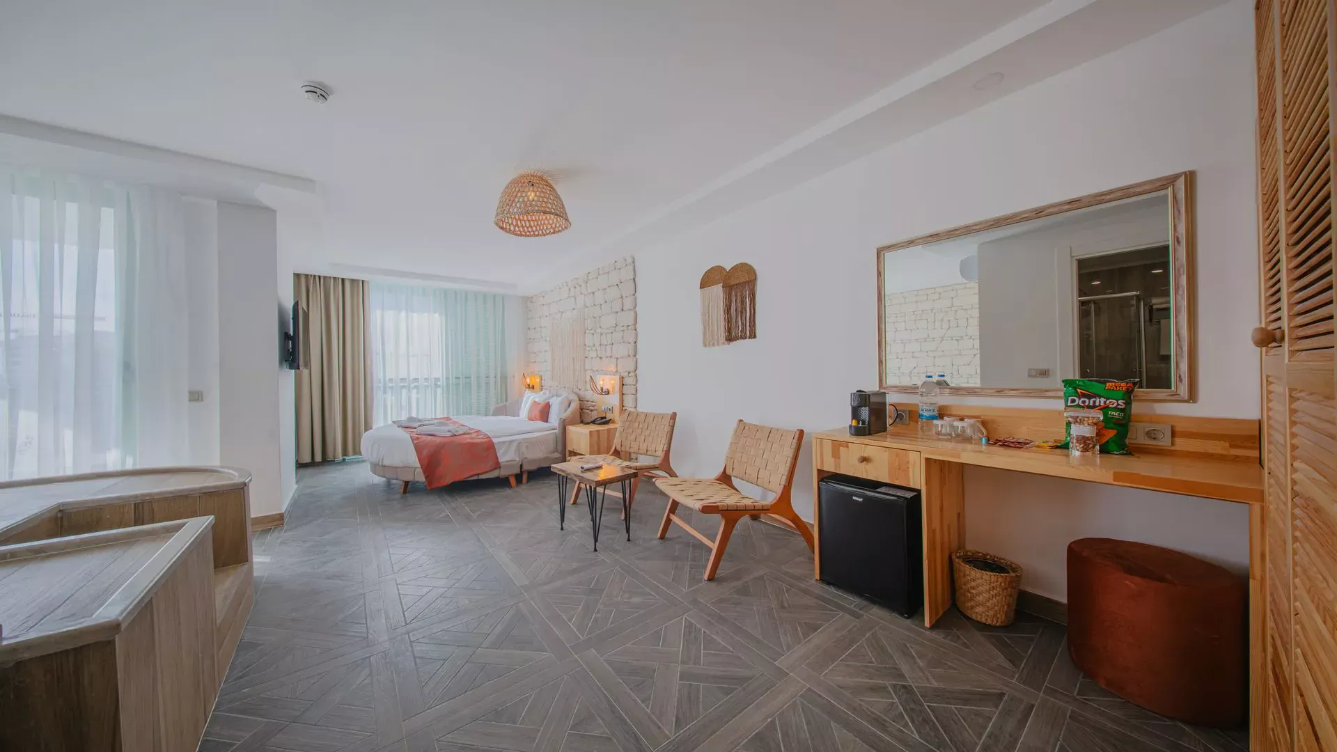 Qum Village Jacuzzi Zimmer